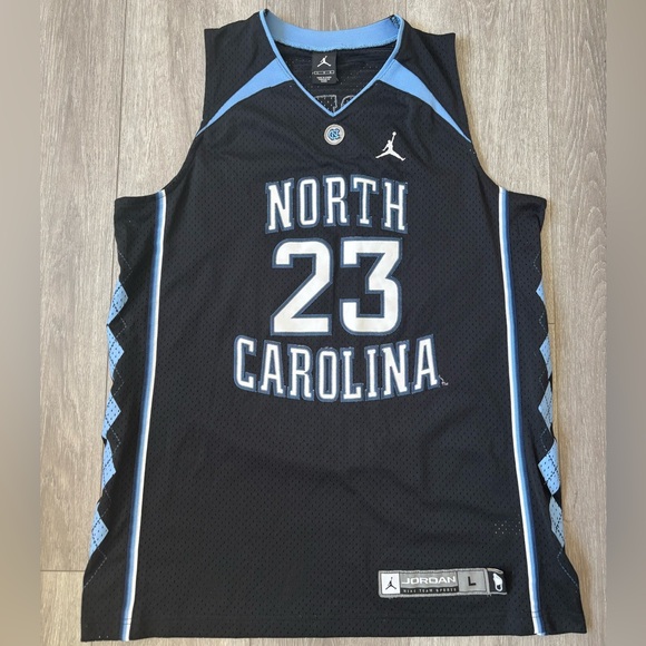 Michael Jordan Brand 23 UNC Black Blue Jersey Large North Carolina Tar Heels - Picture 1 of 13